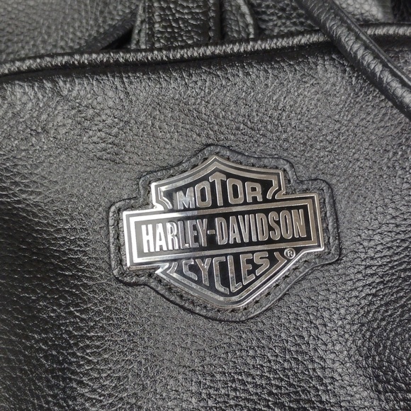 Harley-Davidson Leather Bag with Multicolor Stripe Lining - Picture 12 of 16